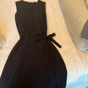 Selling 100% silk Vince dress